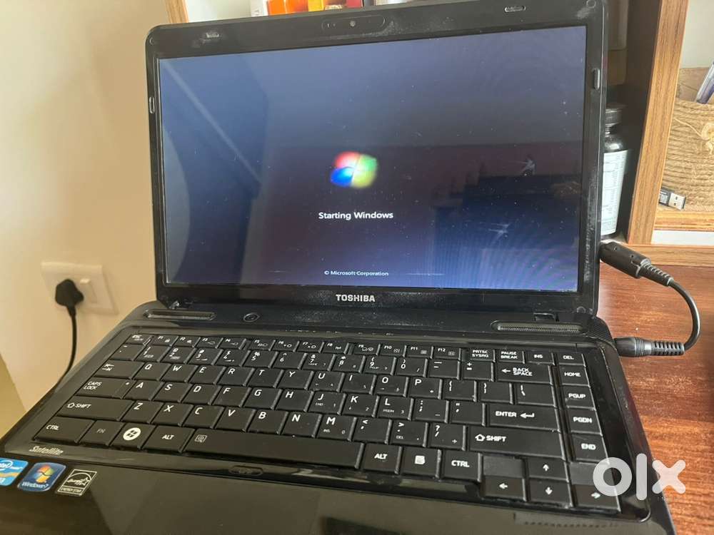 Toshiba satellite L740 i3 ram 4gb/256gb