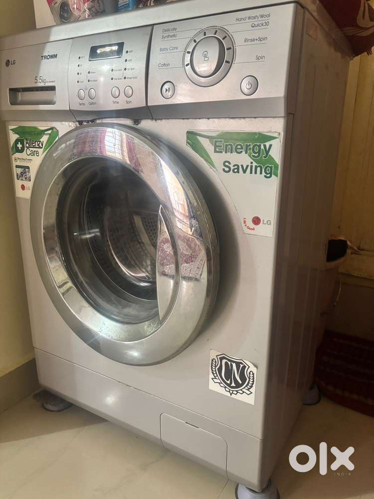 LG front load 5.5 kg washing machine
