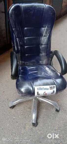 new brand boss chair