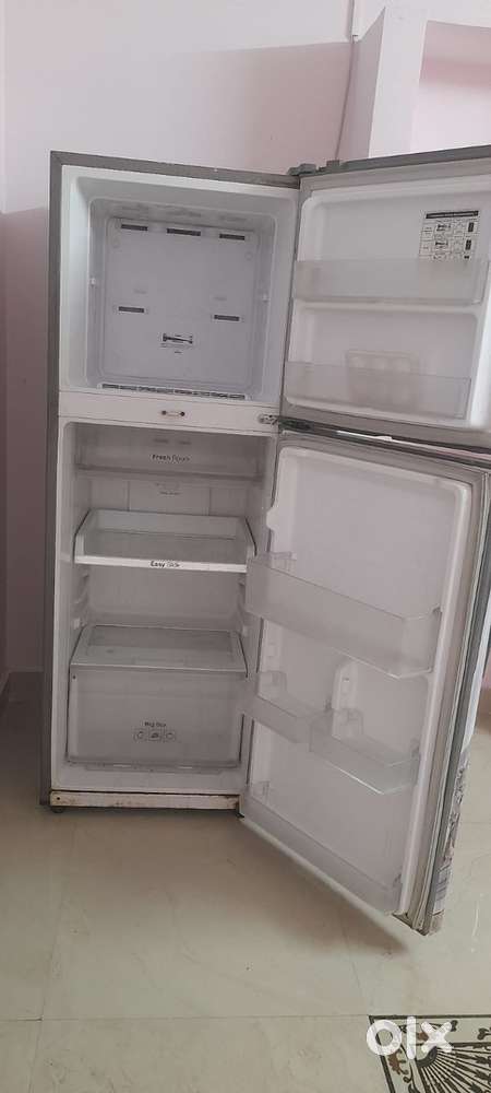 3 years old good condition double door fridge