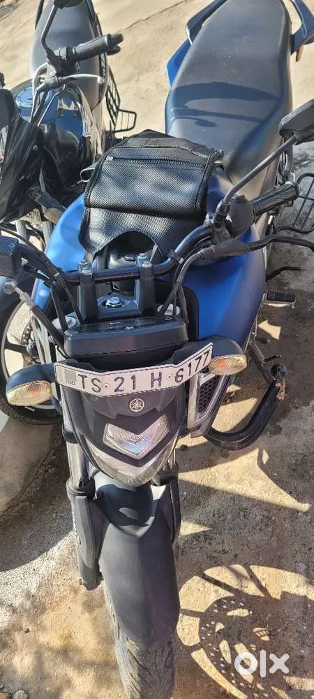 Yamaha fzs bike selling jagtial  price 1 lakh