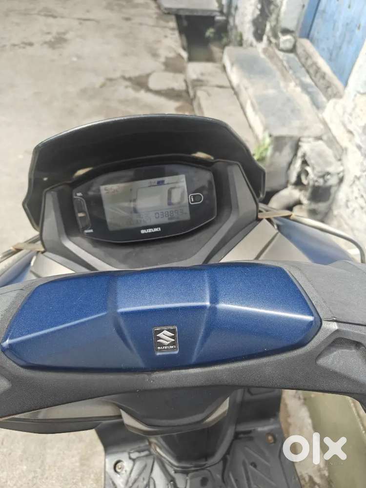 Good condition and well maintained burgman 125 bluetooth model