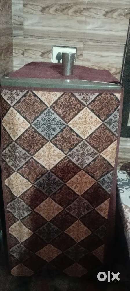 Sale the fridge urgent