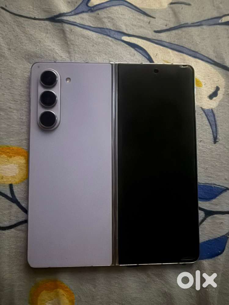 Samasung Fold 5 256 gb