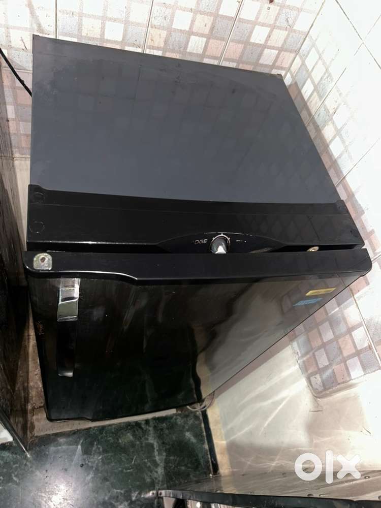 Refrigerator for Sale – Urgent & Good Condition
