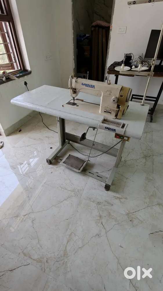 Grover GR8700 Industrial Sewing Machine – Working Condition”