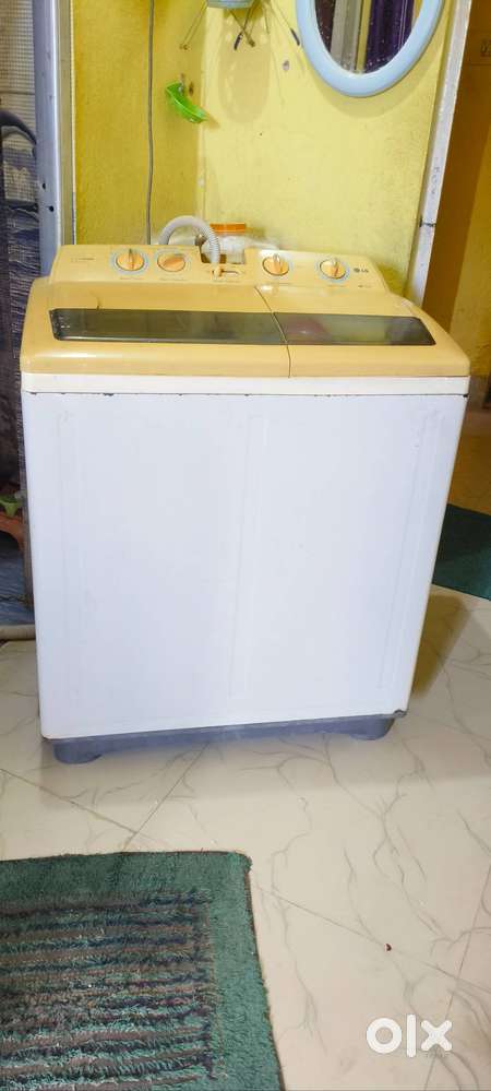 LG Semi automatic Washing machine