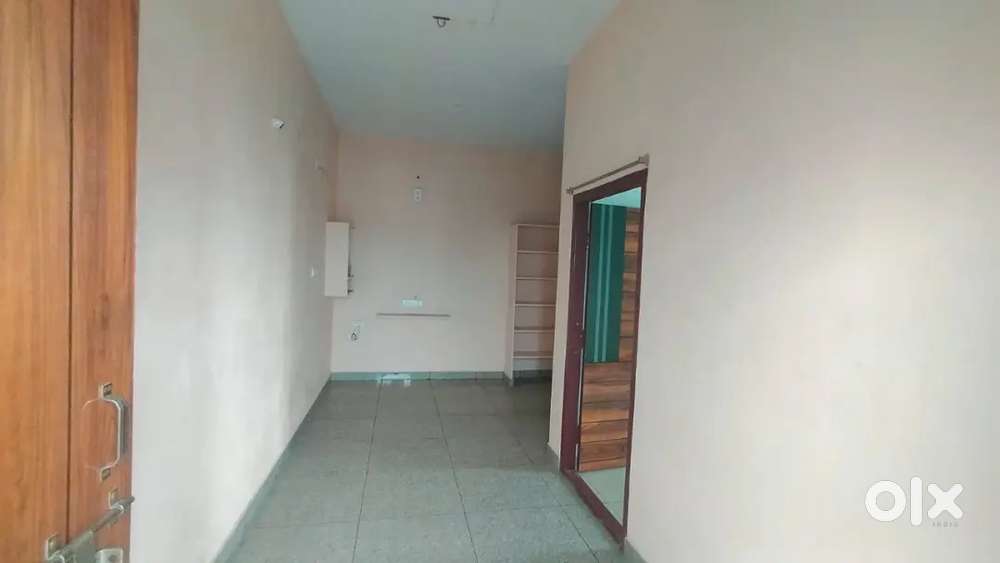 1BHK flat at APSP 2nd gate opposite street , 2BHK at Koppavaram availa