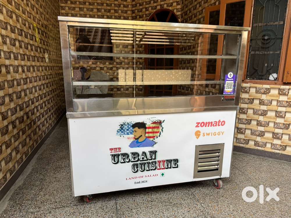 SUBWAY FRIDGE COUNTER