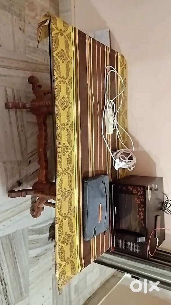 Dining Table For Household Use