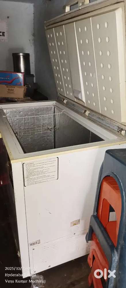 Fridge for Shopkeeper, Hostel, and small Bakery. With good condition