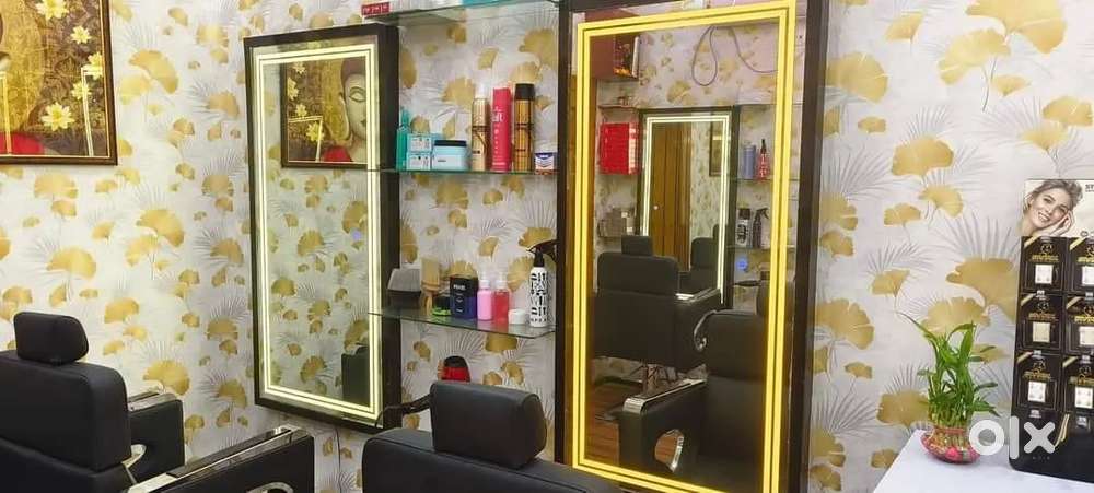 Parlour mirror led