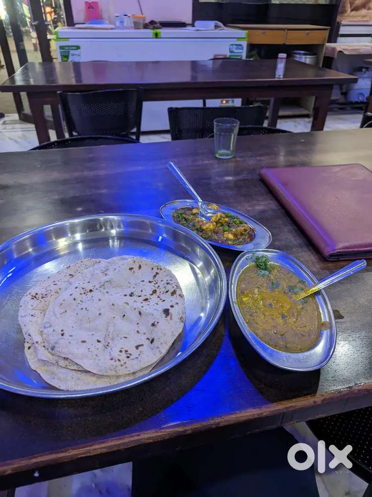 Cook ki jarurat hai