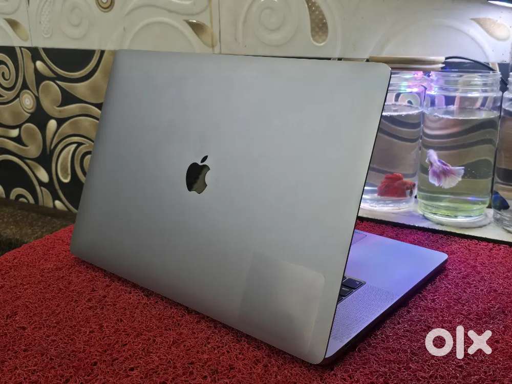 Apple Macbook Pro 2021 i7 16gb 512gb 5.5gb Graphics 16inch Retina