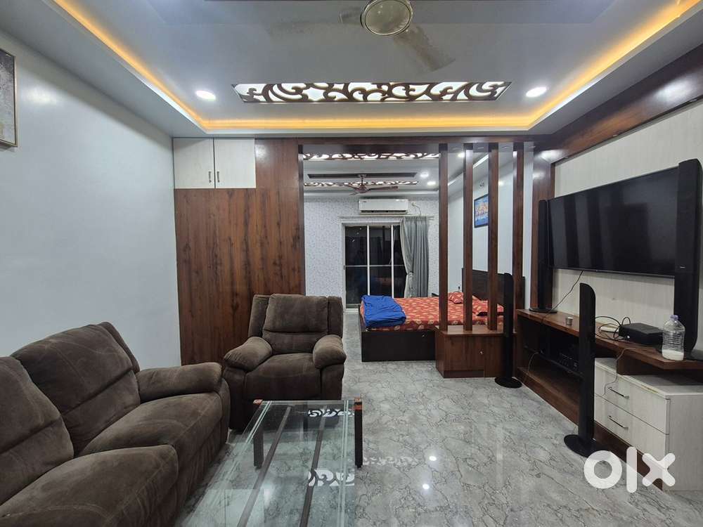 FULLY FURNISHED LUXURIOUS SUITE