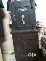 Old locker 2key locker fully safety all key are available