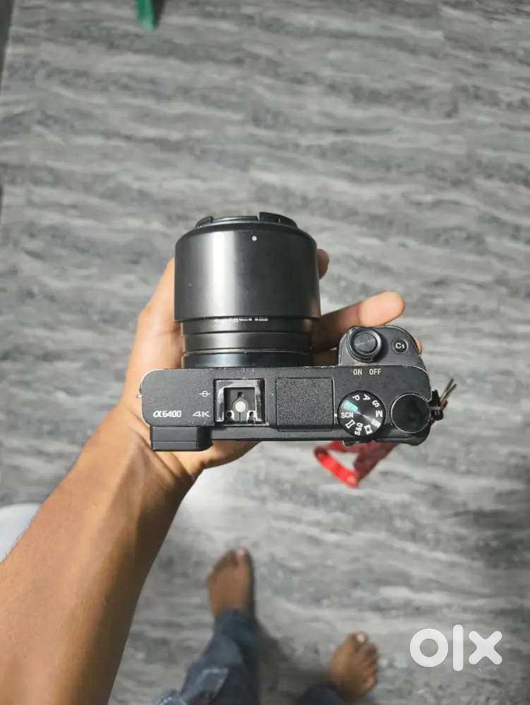 Sony Alpha 6400, 49mm prime lens