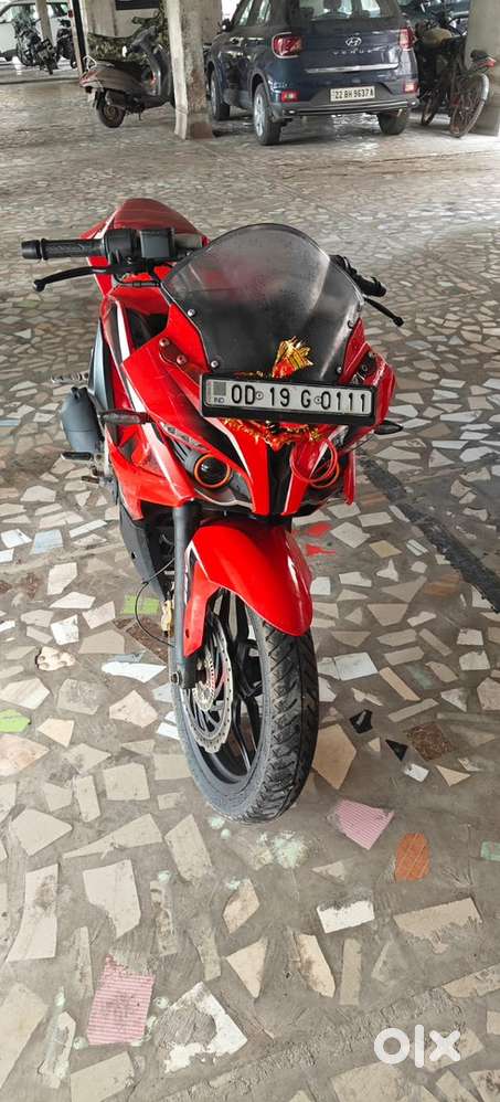 NEW MINT CONDITION WITH VIP AUCTION CHOICE NUMBER RS200 ABS MODEL