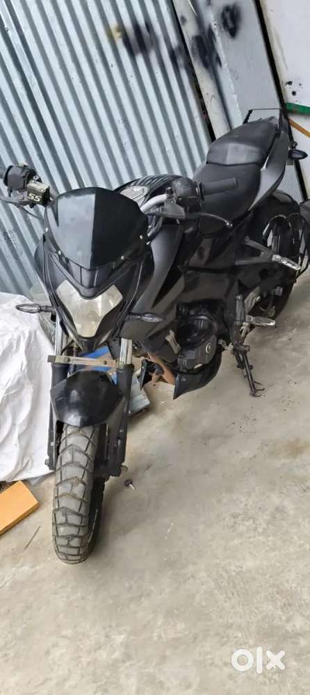 Ns200 bs4 black colour