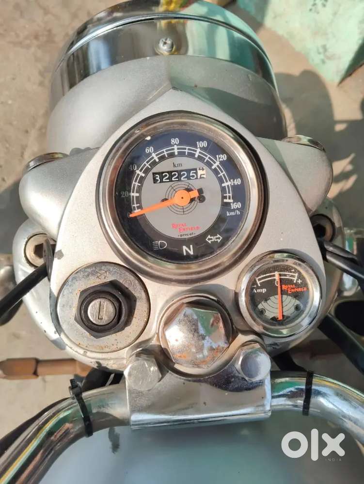 Royal Enfield Bullet 350 for sale.