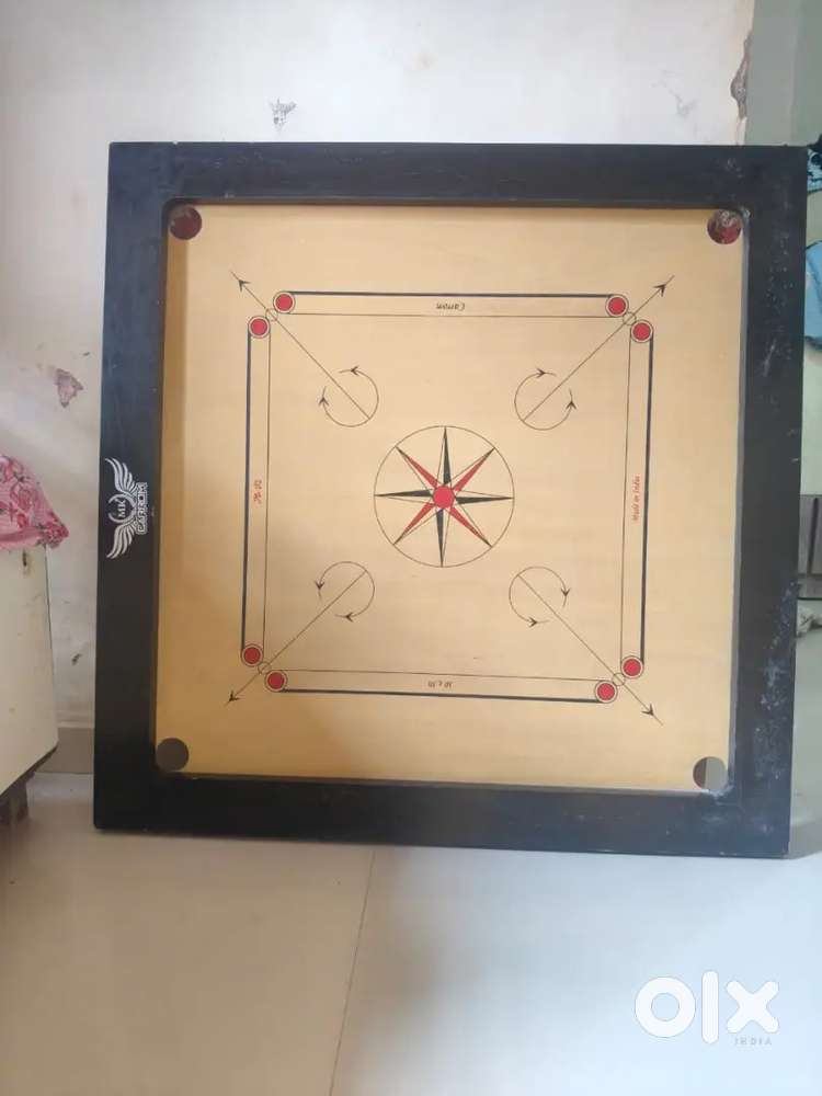 Carrom board