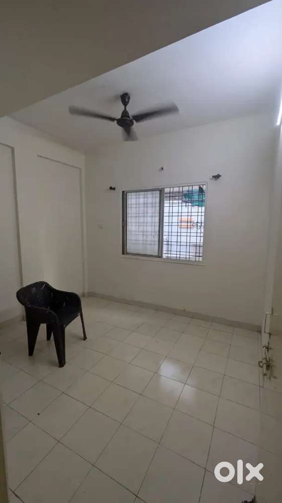 Need female flatmate URGENTLY