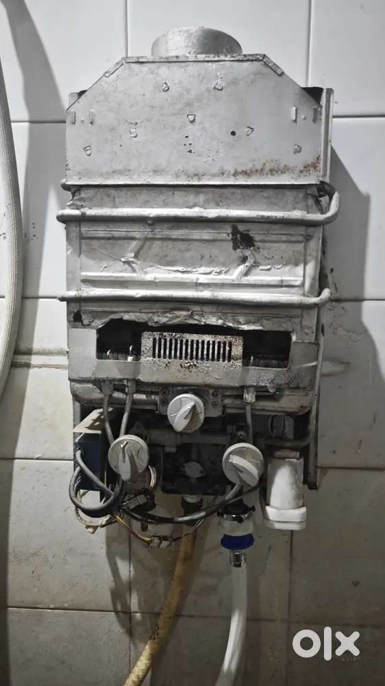 Gas geyser 6 L  full working condition