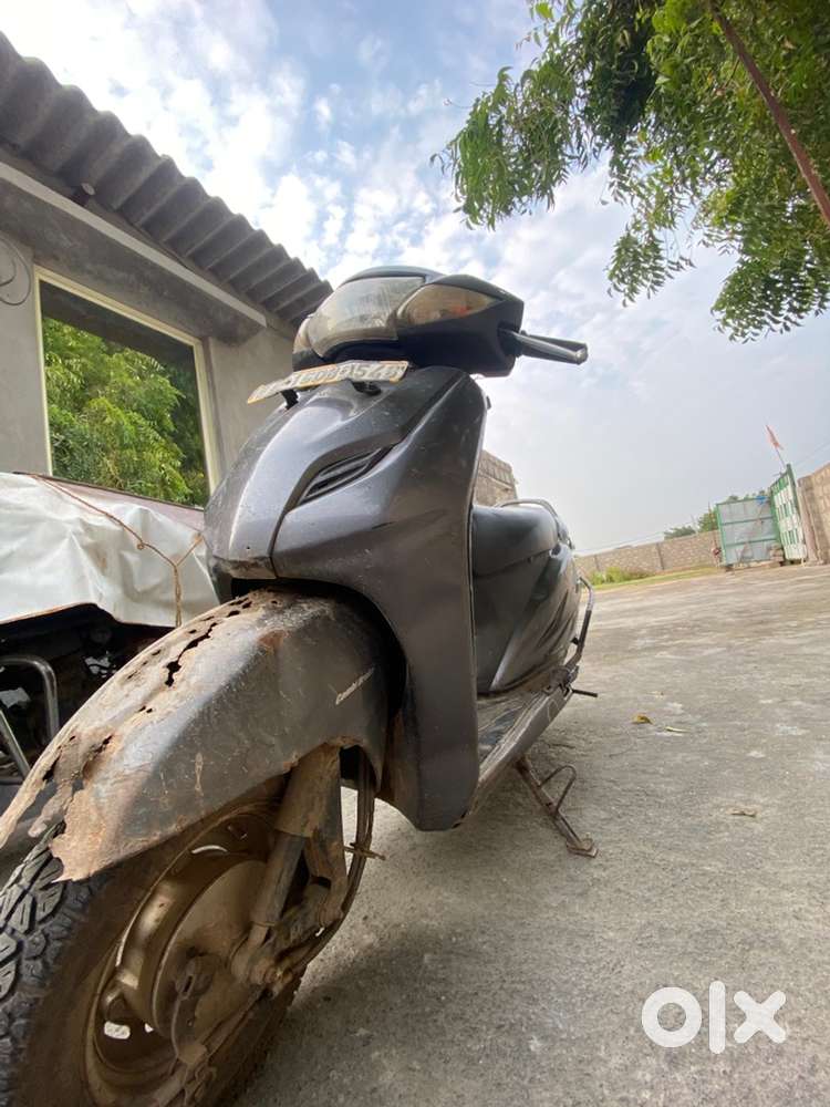 Activa 3G bike ….bore ki vacheindi but work condition