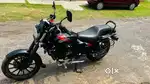 Bajaj Avenger 220 street