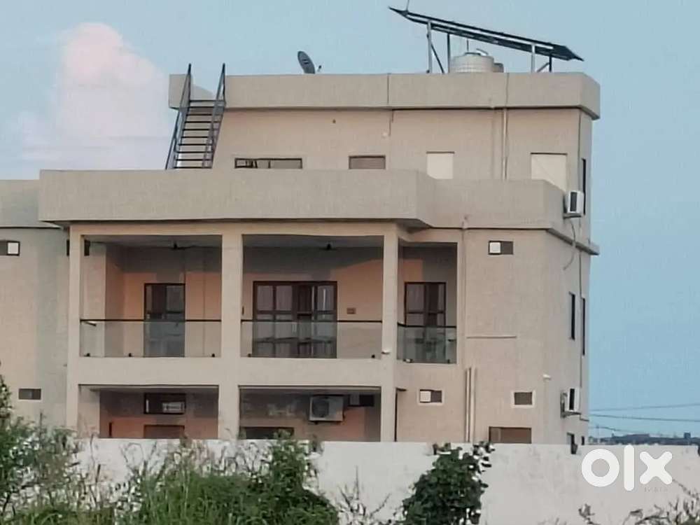 मात्र 75 लाख में ठाकुरगंज के पास मकान बुक करें