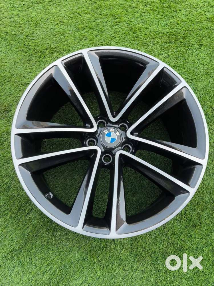 BMW ALLOY WHEELS 19 INCHES 112 PCD (VERY GOOD CONDITION)