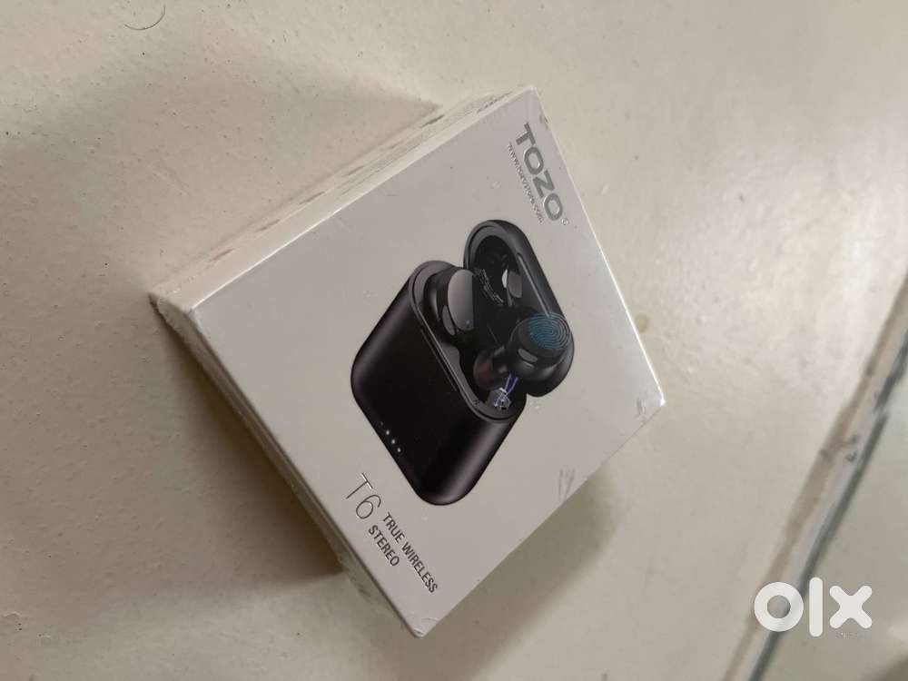 Earbuds (Brand New, Unopened)