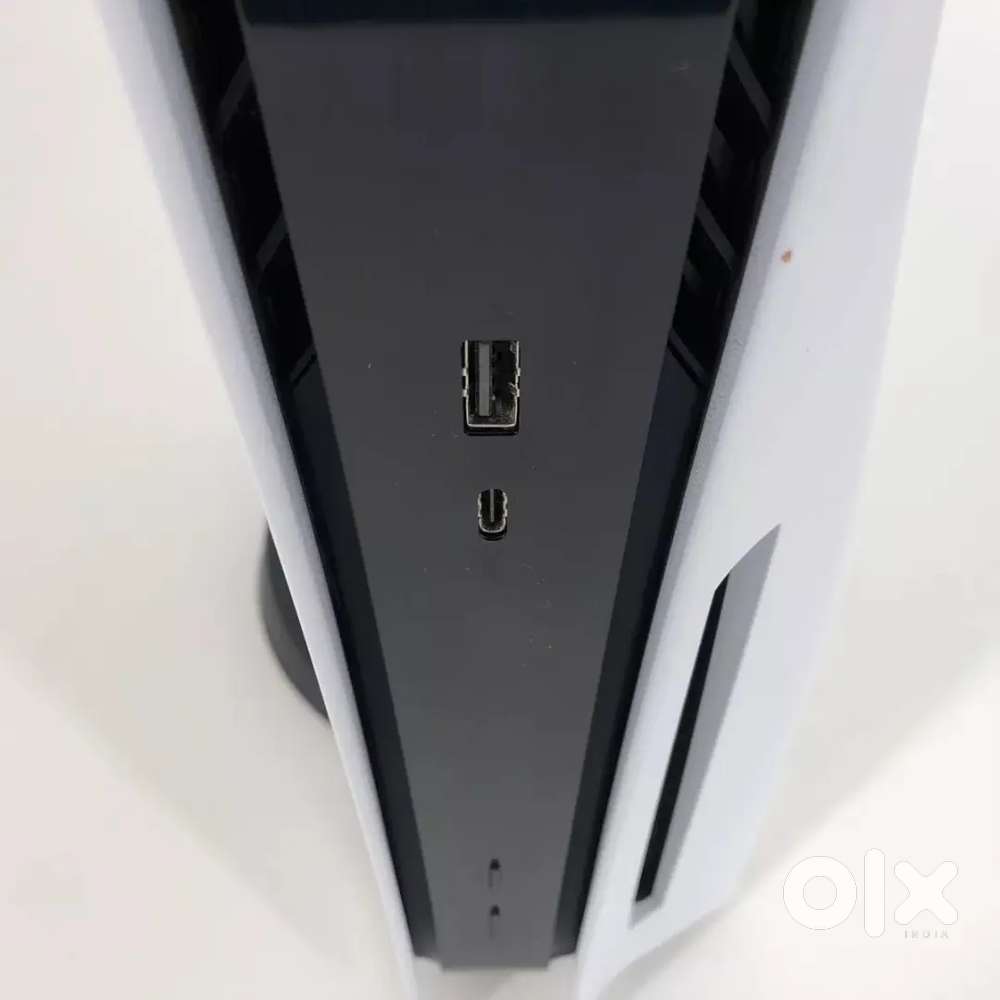 Sony PlayStation 5 Disc Edition Console 825GB - Excellent w/ Bundle