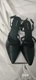 lifestyle Branded ladies chappal shoe all mix. full lot selling