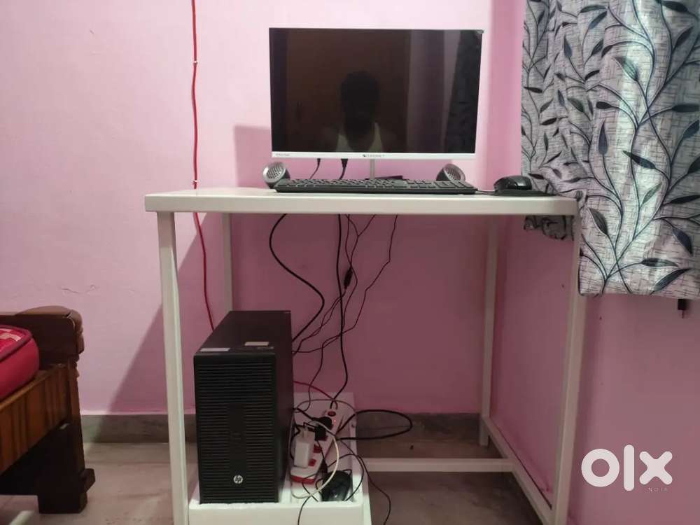 DESKTOP COMPUTER FOR SALE