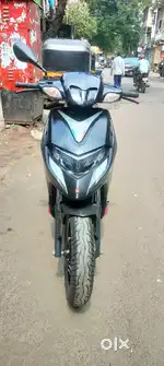 A Aprilia SR 160 dish brack bike is good condition