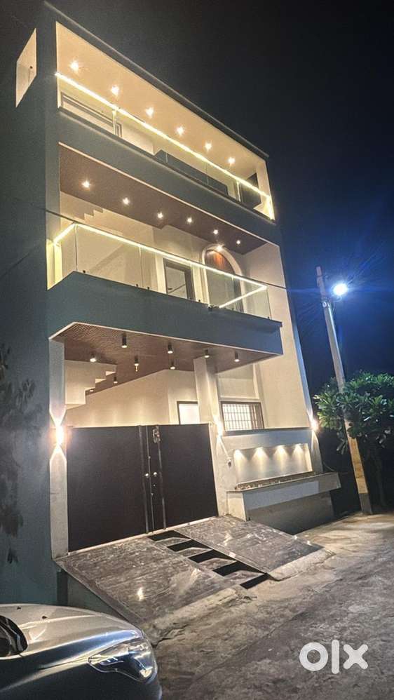 Independent ready to move in, 4 bhk 4 bathrooms 2 kitchen