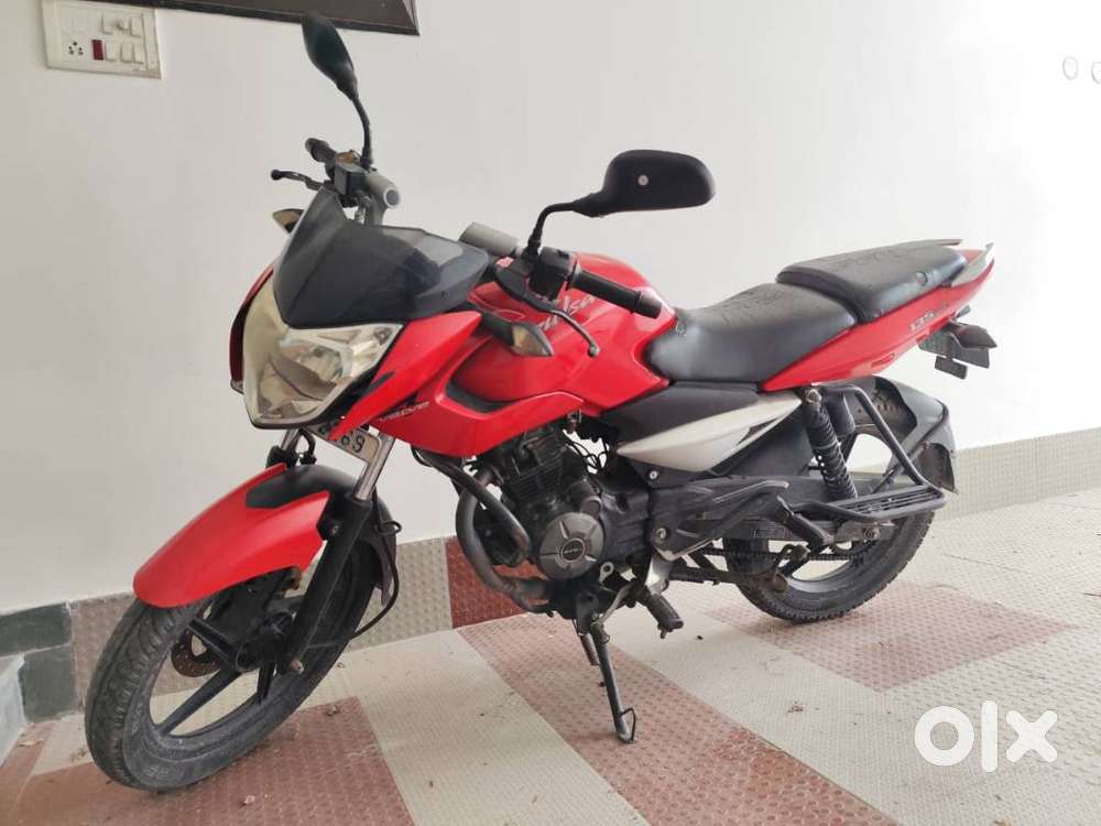 Pulsar 135, 2011 Model, Red, Very Good riding experience