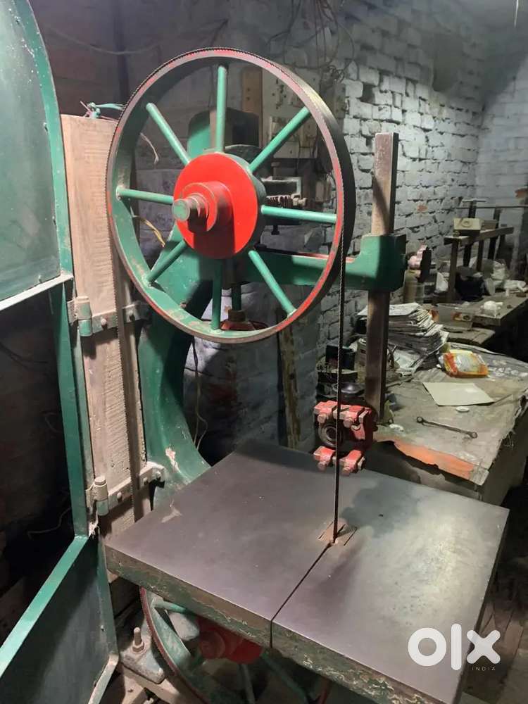 BAND SAW 18 inch