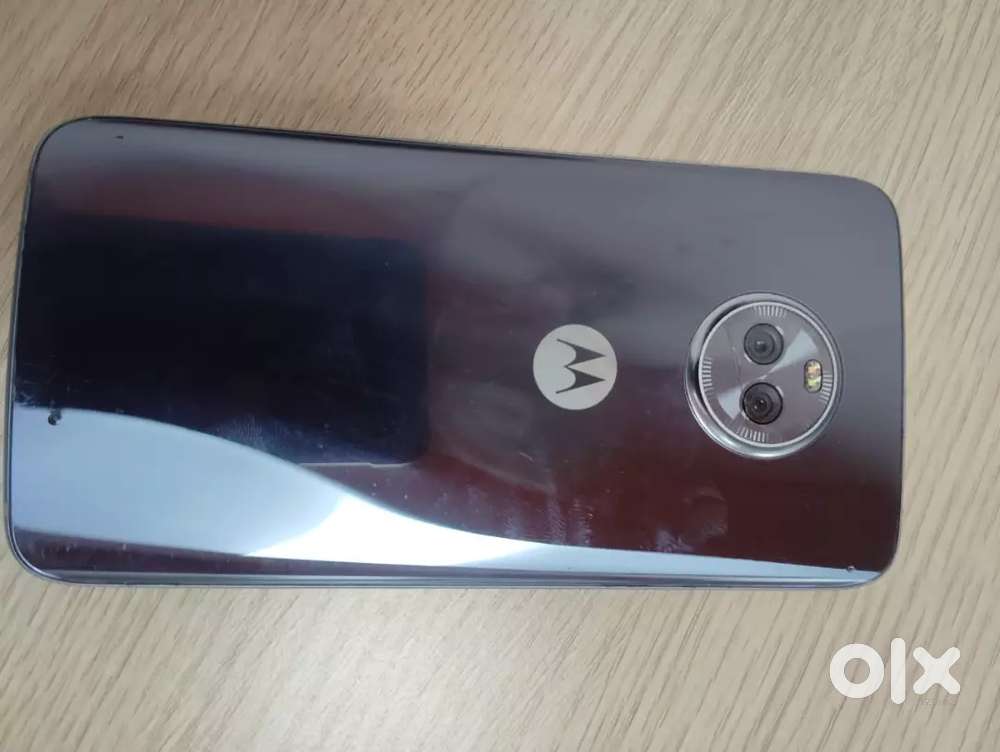 Motorola X4
