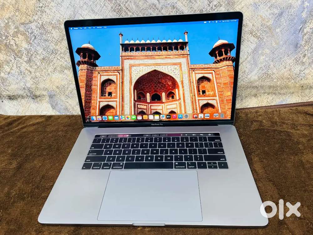 5.5gb Graphics 15inch i7 16gb Apple Macbook pro