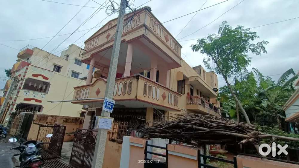 2bhk house available in an individual house 1st floor.