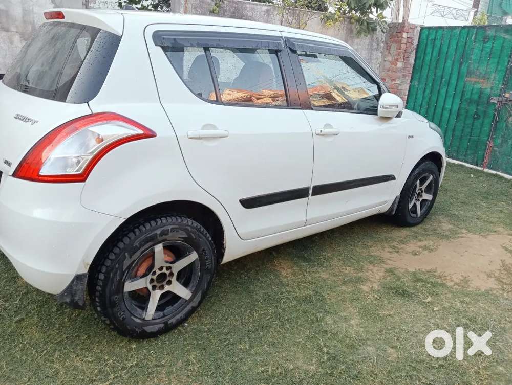 Maruti Suzuki Swift 2015 Diesel 94300 Km Driven
