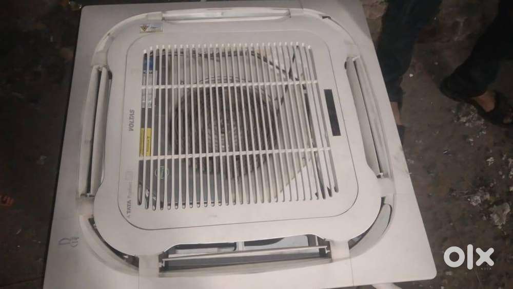 RARELY USED CASSETTE AC AVAILABLE FOR SALE,  GAS R32  2021 MFG YEAR,