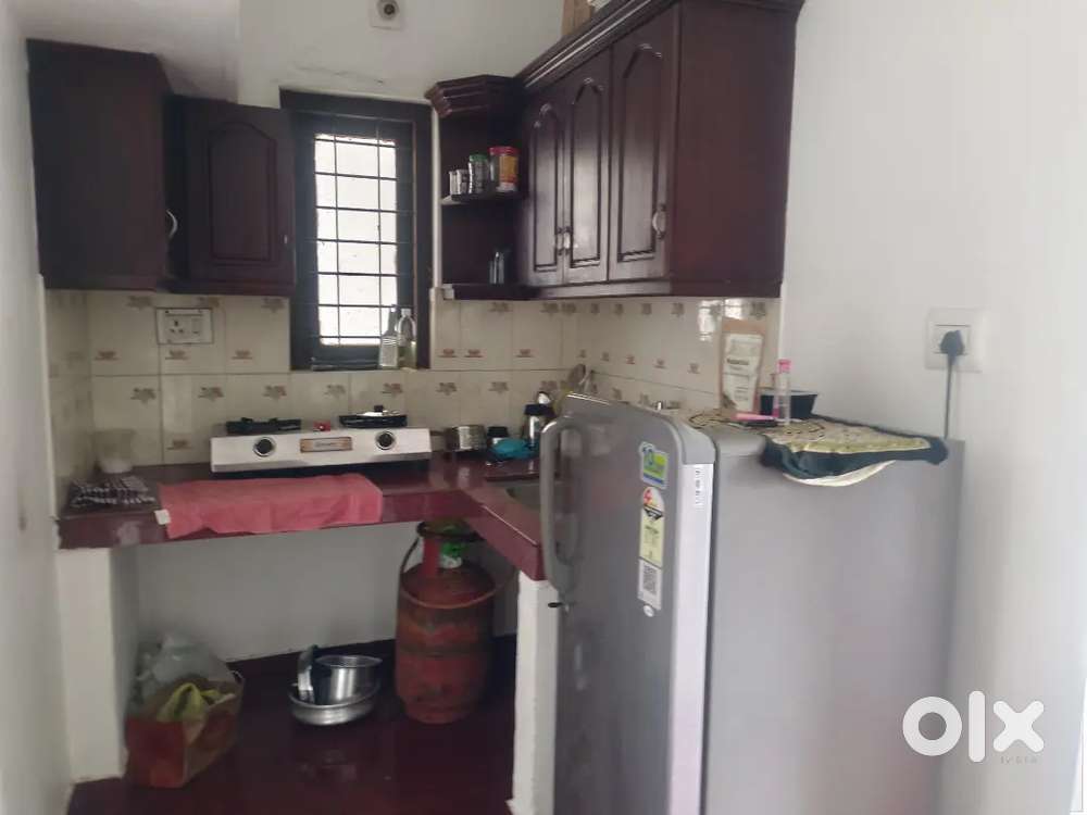 Kakkanad Vazhakkala 2 BHK fully furnished 2 floor house for lease