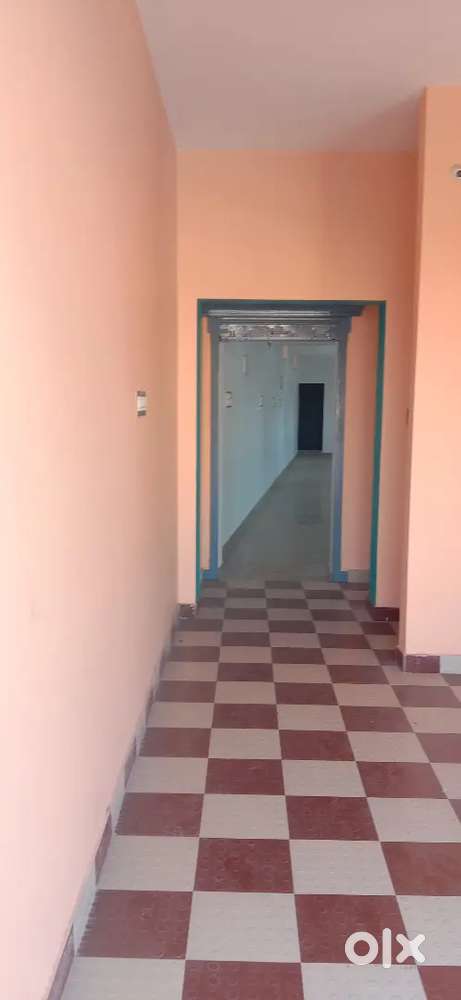 2nd floor, 3 side main road facing, Prime location