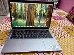 MacBook Pro M2