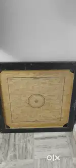 Carrom board