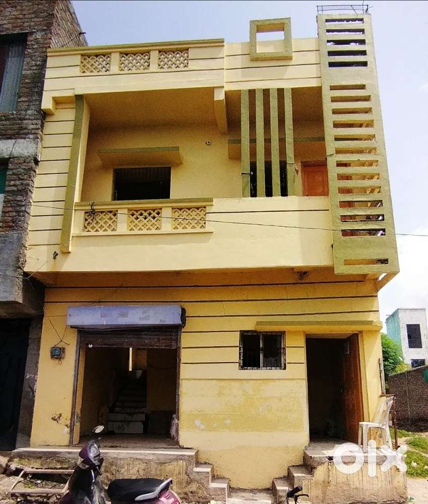 Reg. 7/12 House for sale in police colony