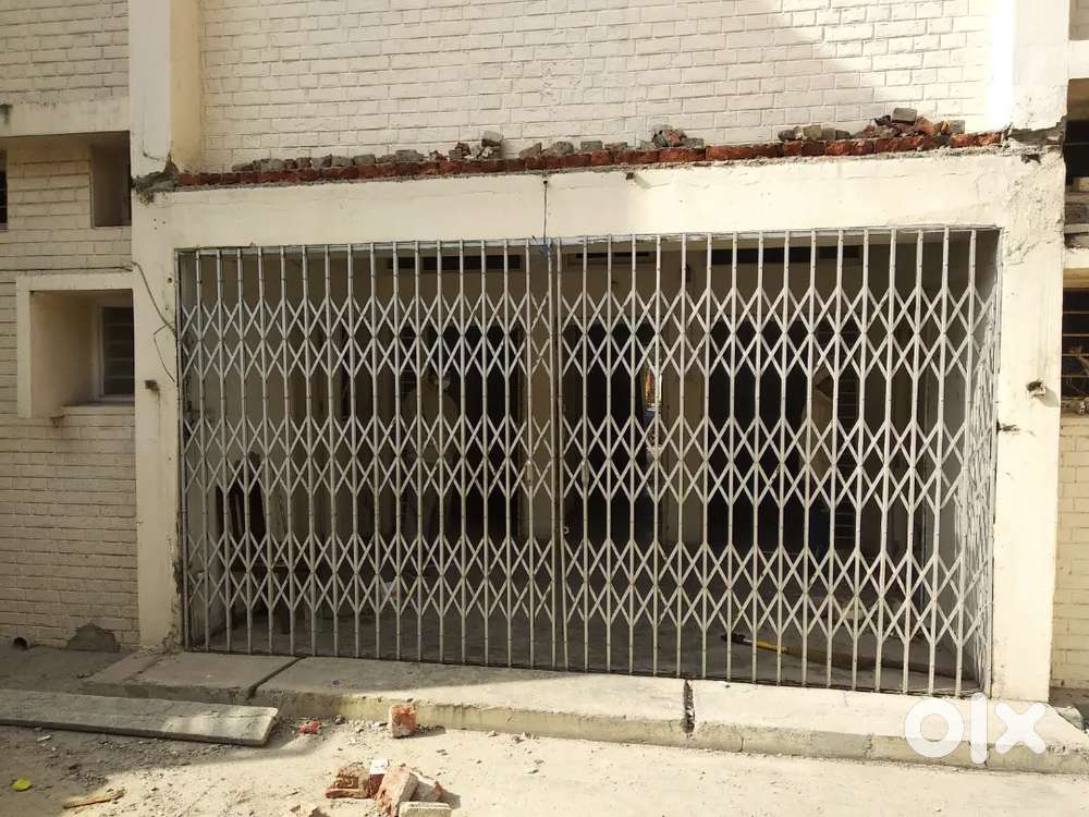 Iron Scissor Gate